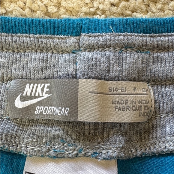 Nike Athletic shorts - Picture 4 of 12